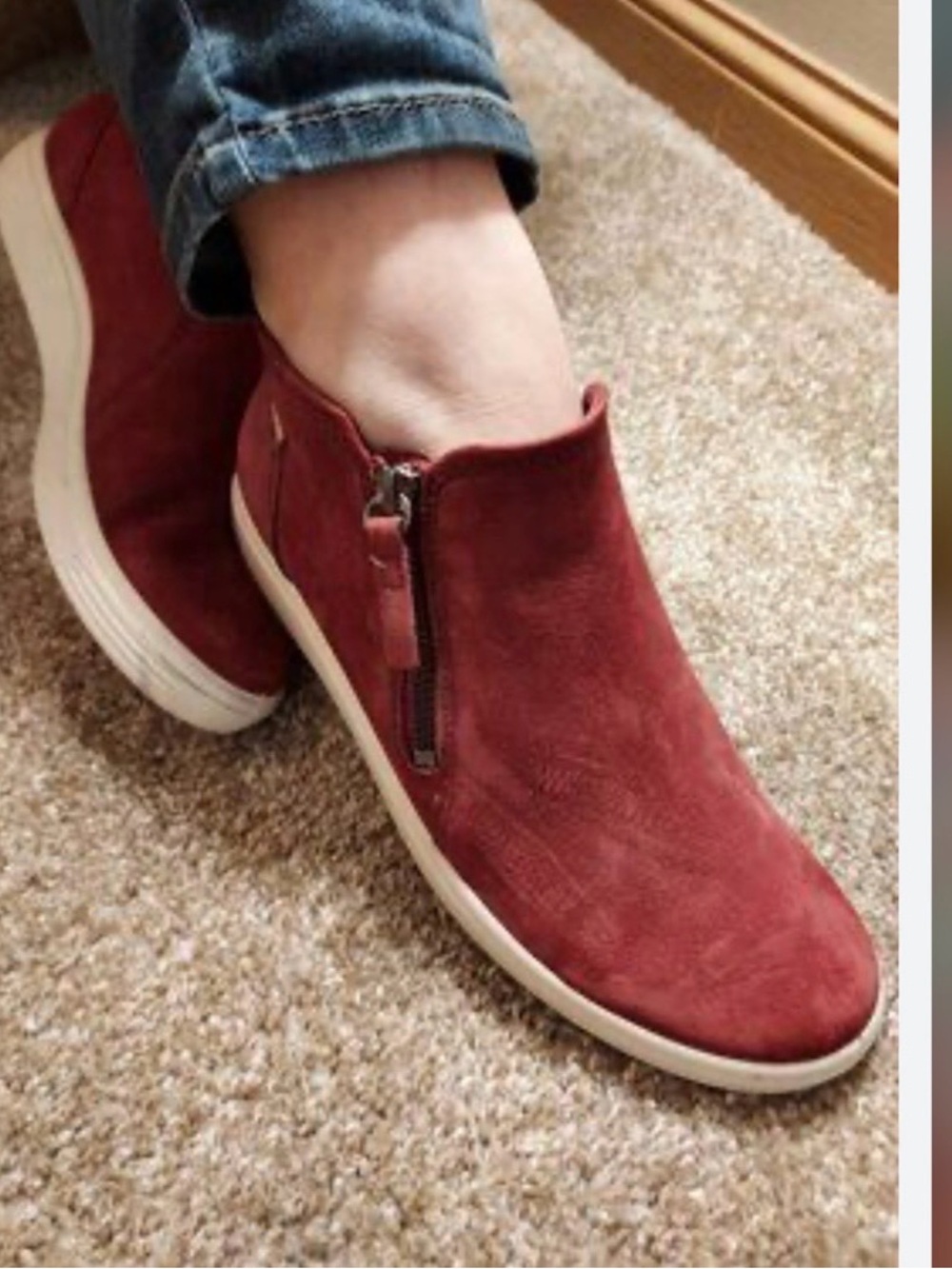 ECCO Soft 7 Women's Maroon Nubuck Zip Bootie Size: 8.5 (39/40)